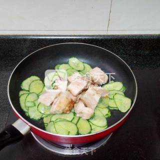 Cucumber Stir-fried Pork recipe