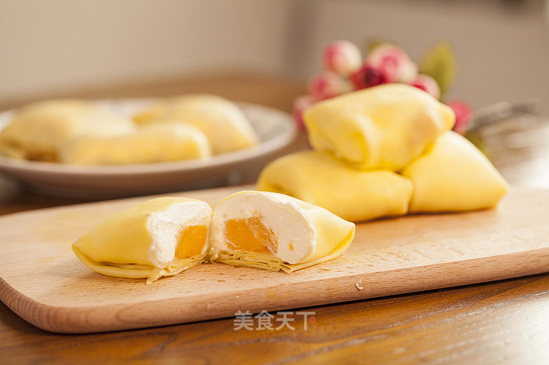 A Delicious Dessert that You Can Make with A Pan—mango Pancake recipe