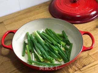 Anhydrous Scallion Pork Chicken recipe