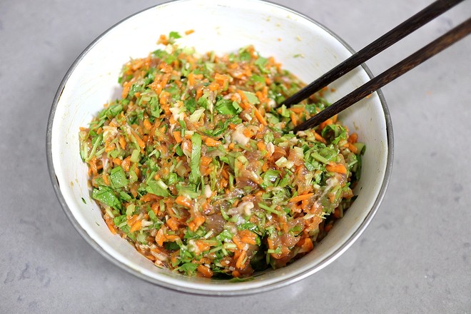 Pork Parsley Carrot Hot Dumplings recipe