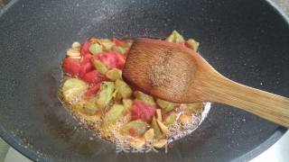 Stir-fried Loofah with Tomato recipe