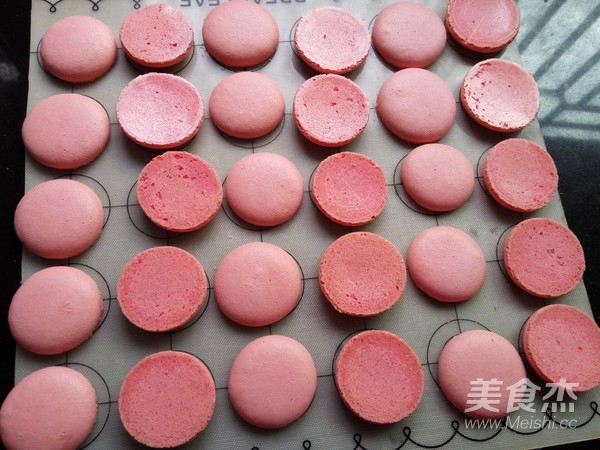 French Macarons-the Winning Work of The 2nd Lezhong Baking Competition recipe