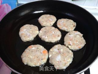 #aca Fourth Session Baking Contest# Making Erotic Pan-fried Longli Fish Cakes recipe