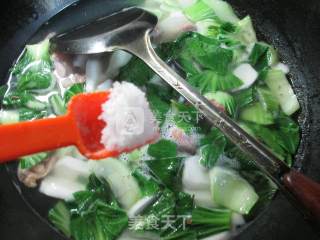 Rice Cake Soup with Green Vegetables and Cured Chicken Drumsticks recipe