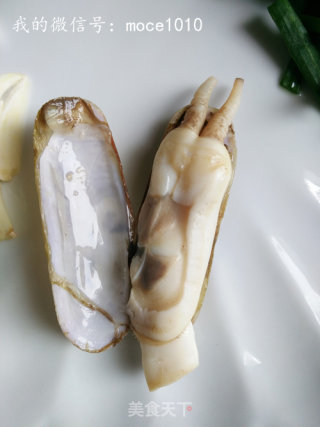 Xiaoce Seafood Recipe of The Day: Scallion Fried Razor Clam recipe