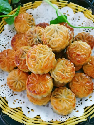 Bean Paste and Egg Yolk Mooncakes recipe