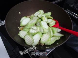 Fried Loofah with Sliced Pork recipe