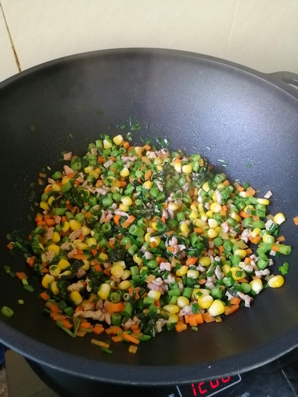 Simple Ingredients, Delicious~~ Fried Rice with Mixed Vegetables recipe