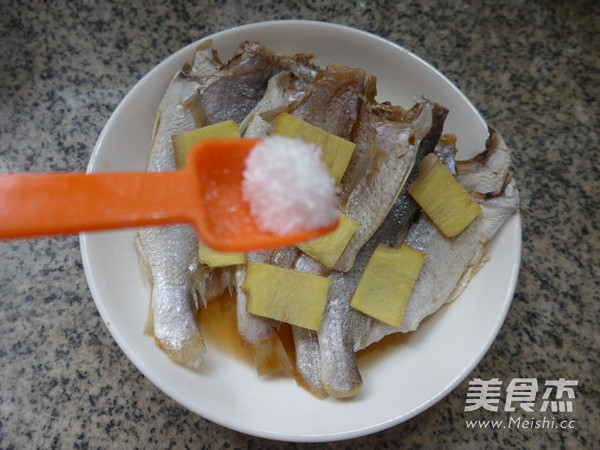 Steamed Yellow Croaker recipe