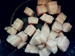 Braised Pork Belly with Cabbage and Seaweed recipe