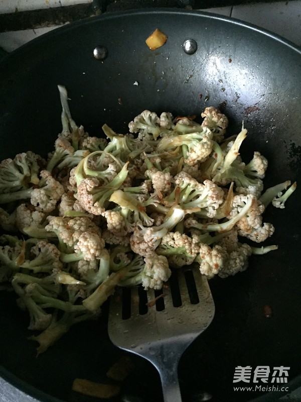 Stir-fried Cauliflower with Sauce recipe