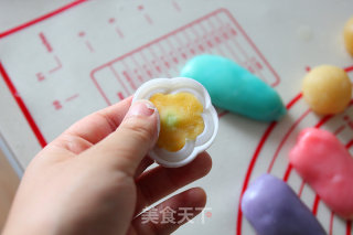 Colorful Three-dimensional Moon Cakes recipe