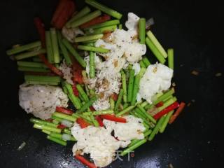 Stir-fried Garlic Moss with Egg White recipe