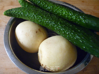 [clearing Heat and Removing Fire, Beautifying and Beautifying Vegetable Juice]---cucumber and Pear Vegetable Juice recipe