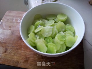 Lettuce with Crunchy Sauce recipe