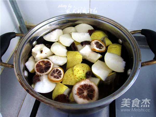 Refreshing Drink-lemon Plum Pear Water recipe