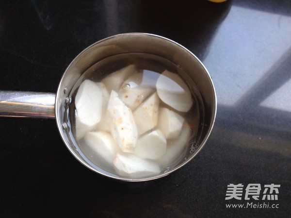 Hericium and Taro Milk Big Bone Soup recipe