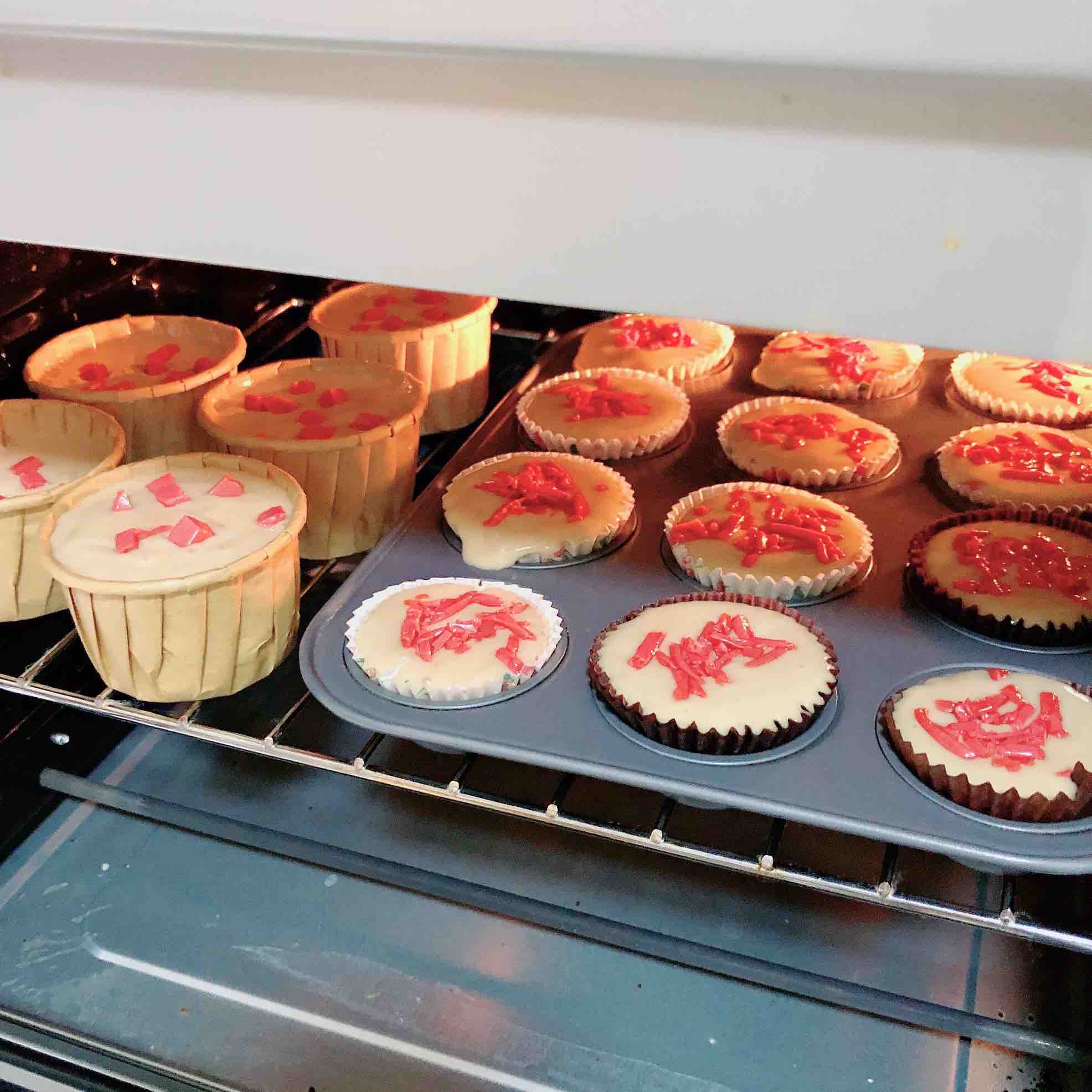 Strawberry Chocolate Butter Muffin recipe