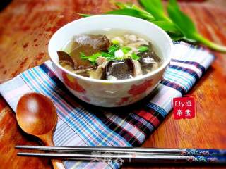 Black Fungus Lean Meat Soup recipe