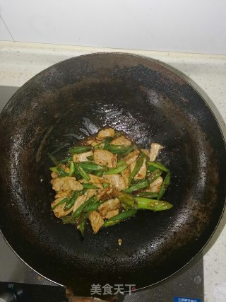 Fried Pork with Chili recipe