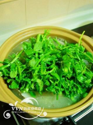 Watercress Soybean Big Bone Soup recipe