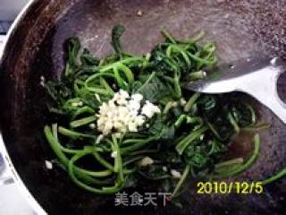 Simple and Delicious-garlic Spinach recipe