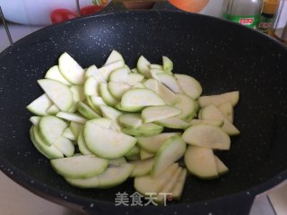 #trust之美# Fried Chicken with Zucchini recipe