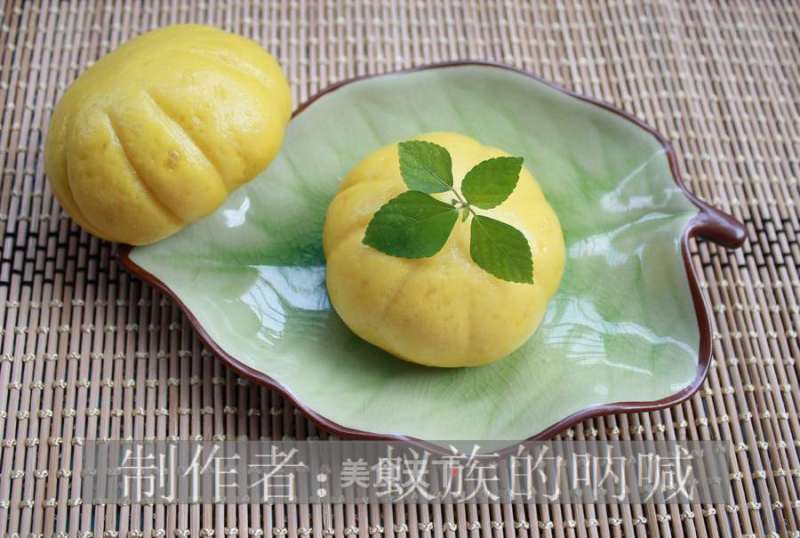 Shelled Bean Paste Buns, Pumpkin Meat Buns, Bear Paw Meat Buns Made of Pumpkin Puree recipe