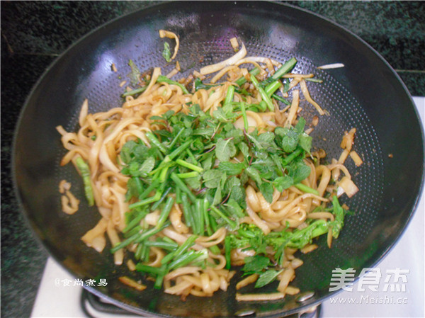 Stir-fried Hor Fun with Soy Sauce recipe