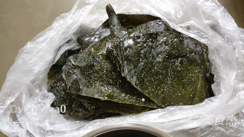 Hot and Sour Kelp Shreds recipe