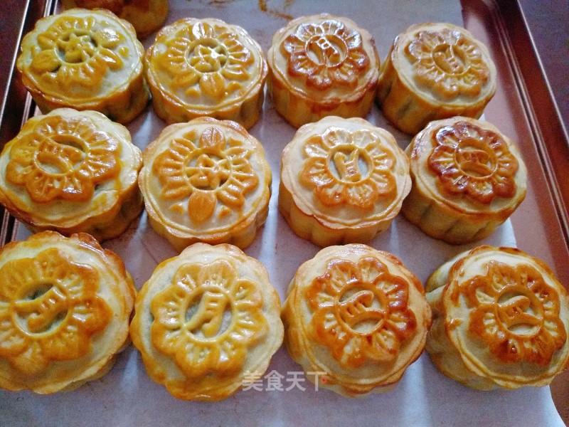 Novice Making Cantonese Mooncakes for The First Time
