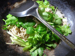 Celery Stir-fried Thousands of Silks recipe