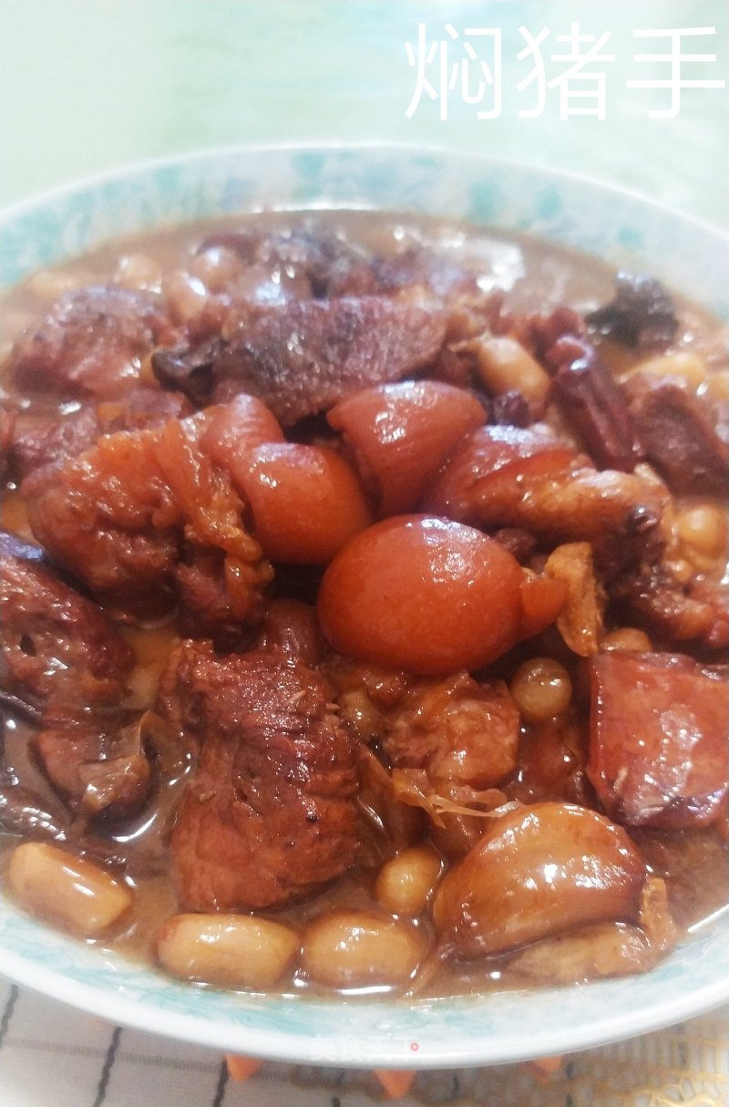 Braised Pork Knuckles recipe