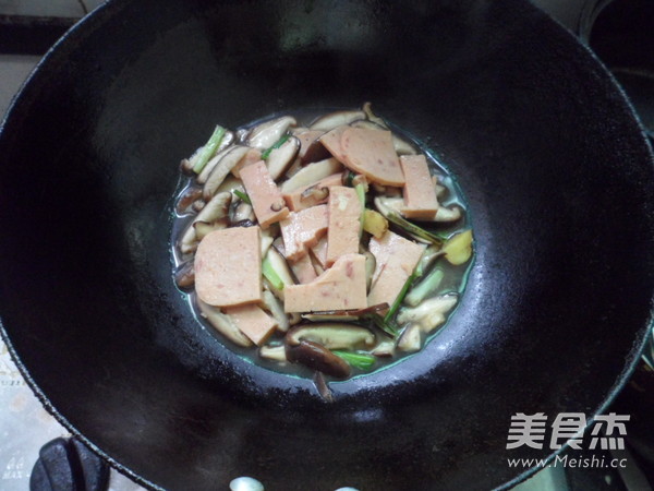 Grilled Luncheon Meat with Shiitake Mushrooms recipe