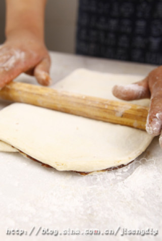 The New Recipe Makes Almond Red Bean Bread with A More Unique Taste recipe