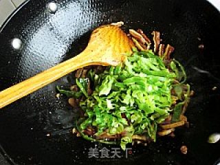 【flying Birds and Animals】---fried Pork with Green Peppers recipe