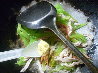 Stir-fried Lettuce with Ham and Pork Belly recipe