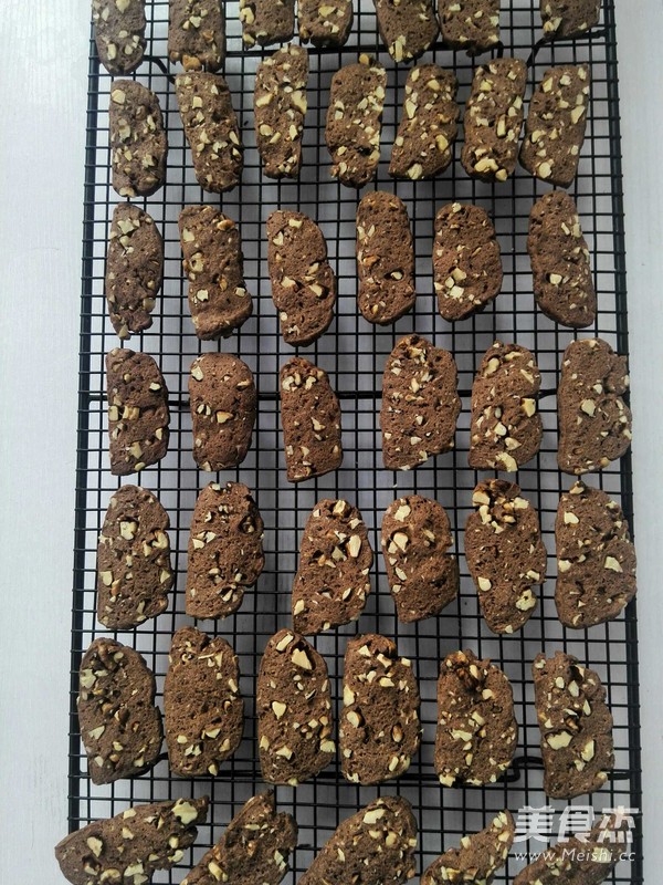 Cocoa Walnut Crispy Biscuits recipe