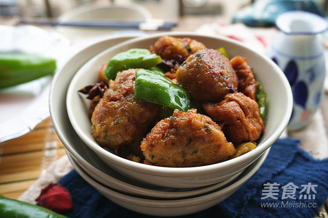 Braised Pork Balls with Oily Tofu recipe