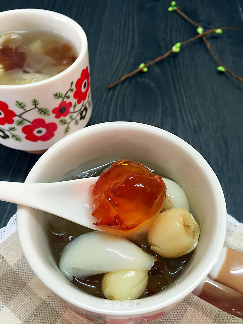 Tremella Lily Peach Gel Soup recipe