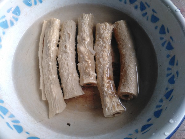 Tofu Sticks Mixed with Ears recipe