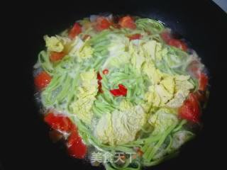 Spinach Noodles with Tomato Cob Core recipe
