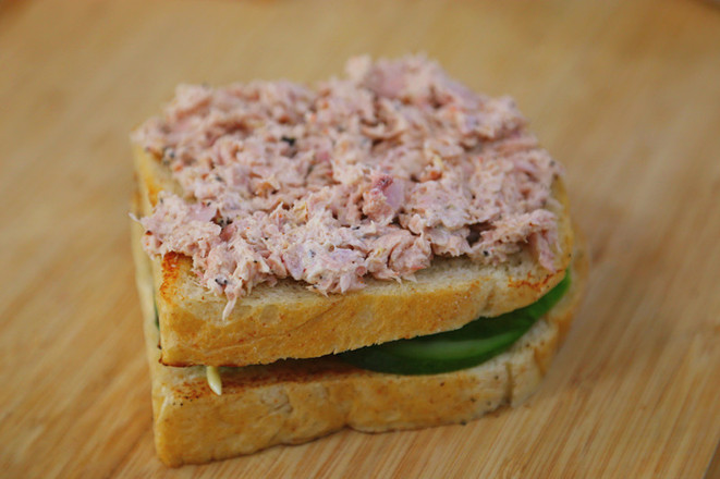 A Must for Healthy Weight Loss with Tuna Sandwiches recipe