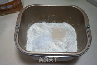 One-touch Light Cream and Salty Toast recipe