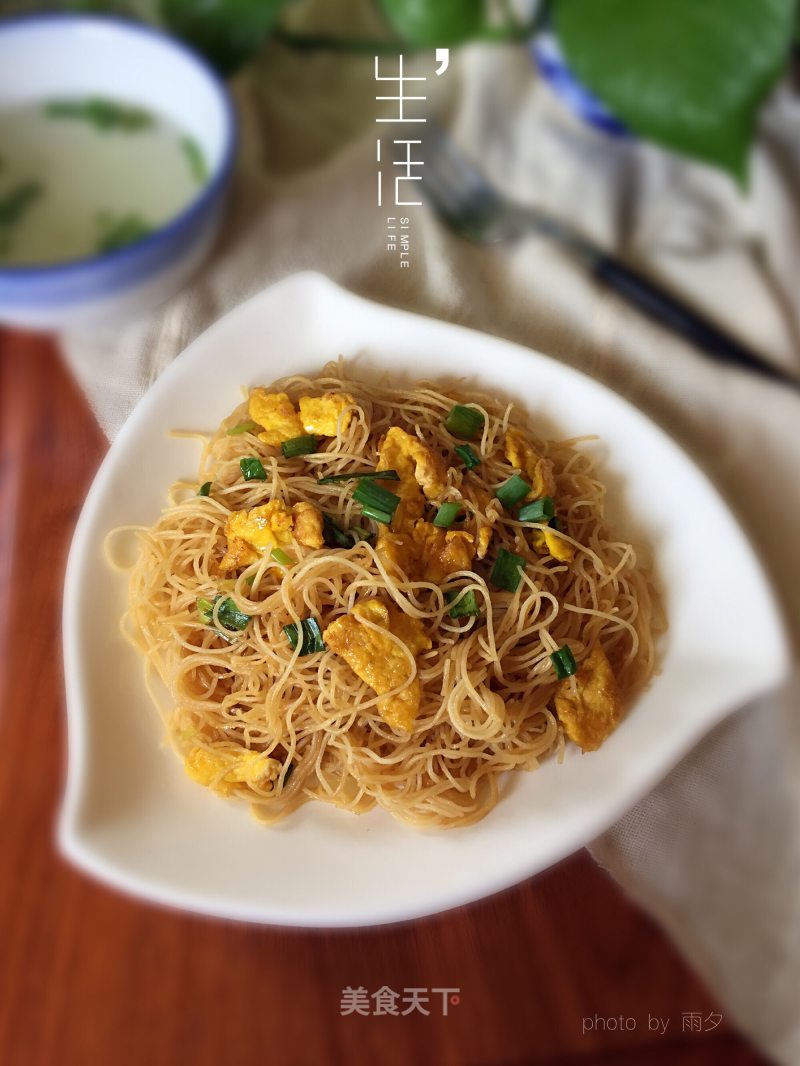 #trust之美#[food for One Person] Fried Eggs with Dried Noodles