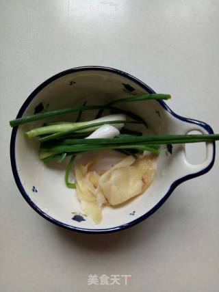 #御寒美食# ~ Beef Stewed with Radish recipe