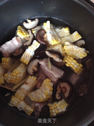 Mushroom and Corn Pork Ribs Soup recipe
