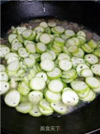 My Favorite Bite is Delicious: Loofah Broth recipe
