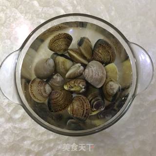 Rice Noodles with Clams recipe