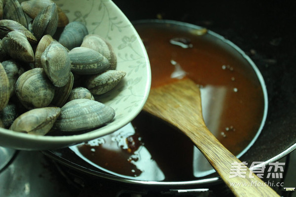 Spicy Boiled Flower Clams recipe